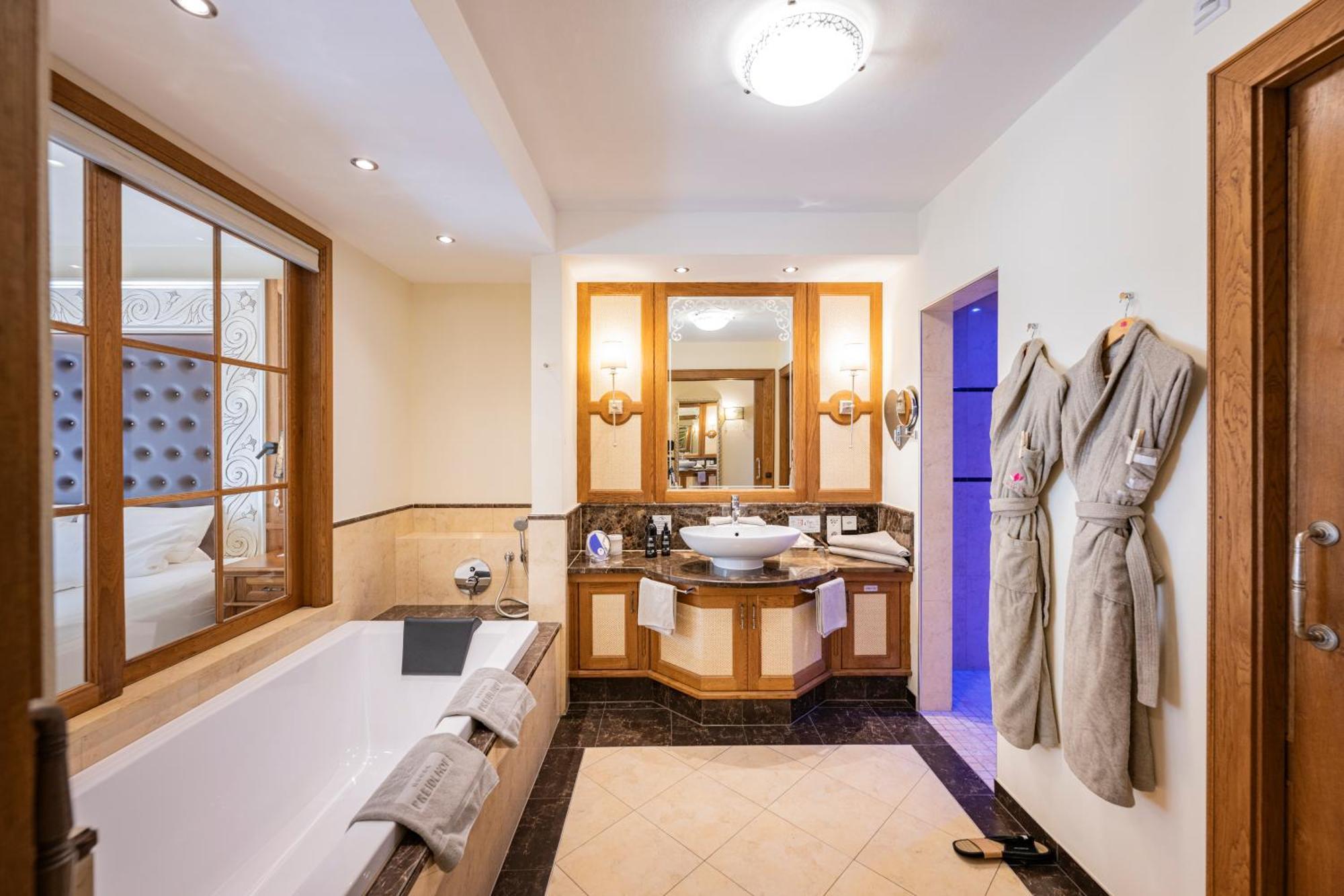 Preidlhof Luxury Dolce Vita Resort Naturns Esterno foto